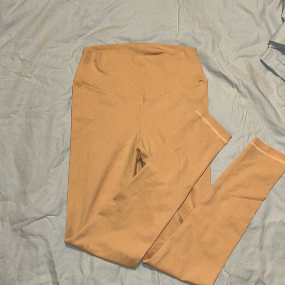 Like New CLS scrunch butt leggings